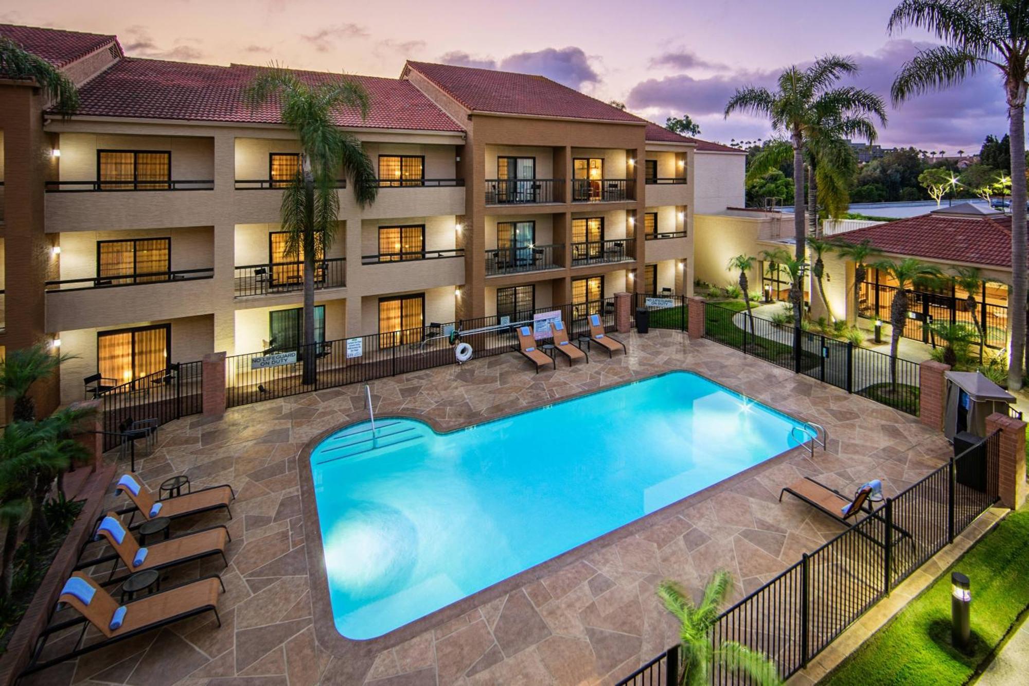 Courtyard By Marriott San Diego Sorrento Valley Exterior foto